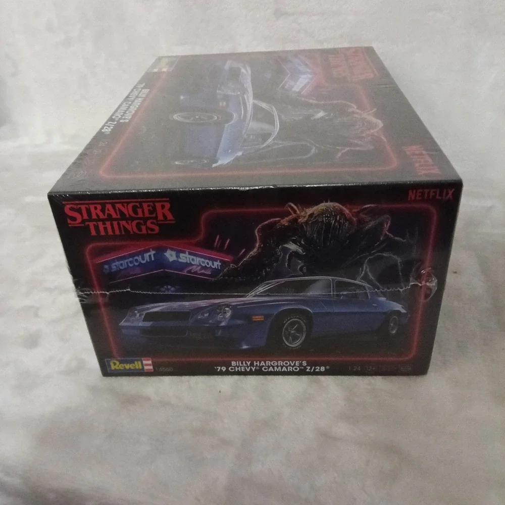 Revell Stranger Things Billy Hargrove 79 Chevy Camaro Z/28 1:24 Model Kit 14560